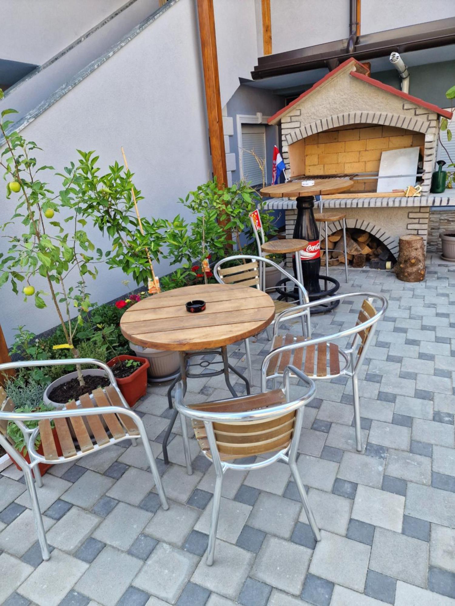 Studio Apartman Lorena Zagreb Exterior foto